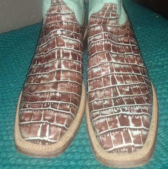 Women's Cinch Boots. Size 10B. Teal and Brown. - Picture 4 of 4